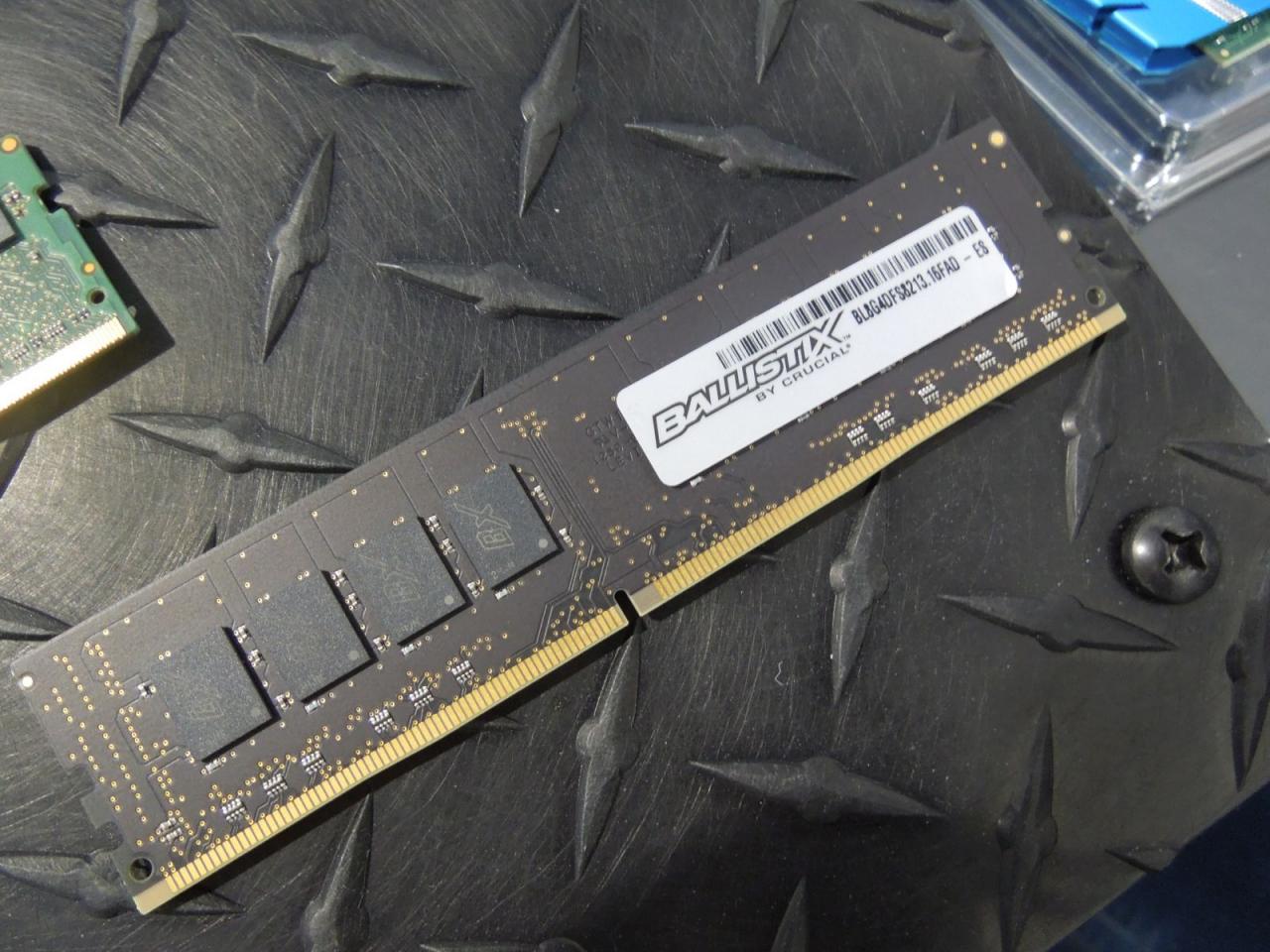 [08/01/2014] DDR-4-Speicher von Crucial auf der CES abgelichtet (5)