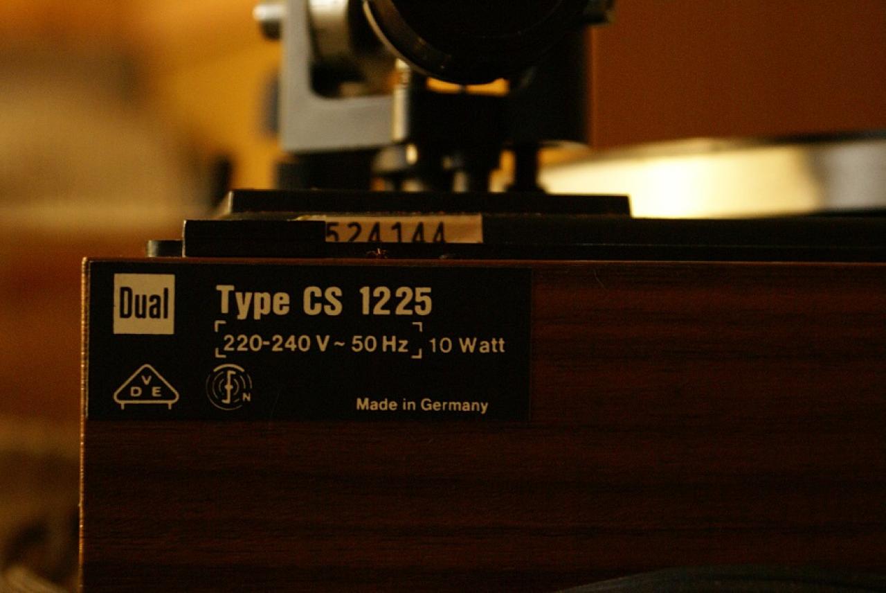 [02/01/2014] Update vom 02.01. mit Soundkarten-Sammlung und aufgehängten Lautsprechern (21)