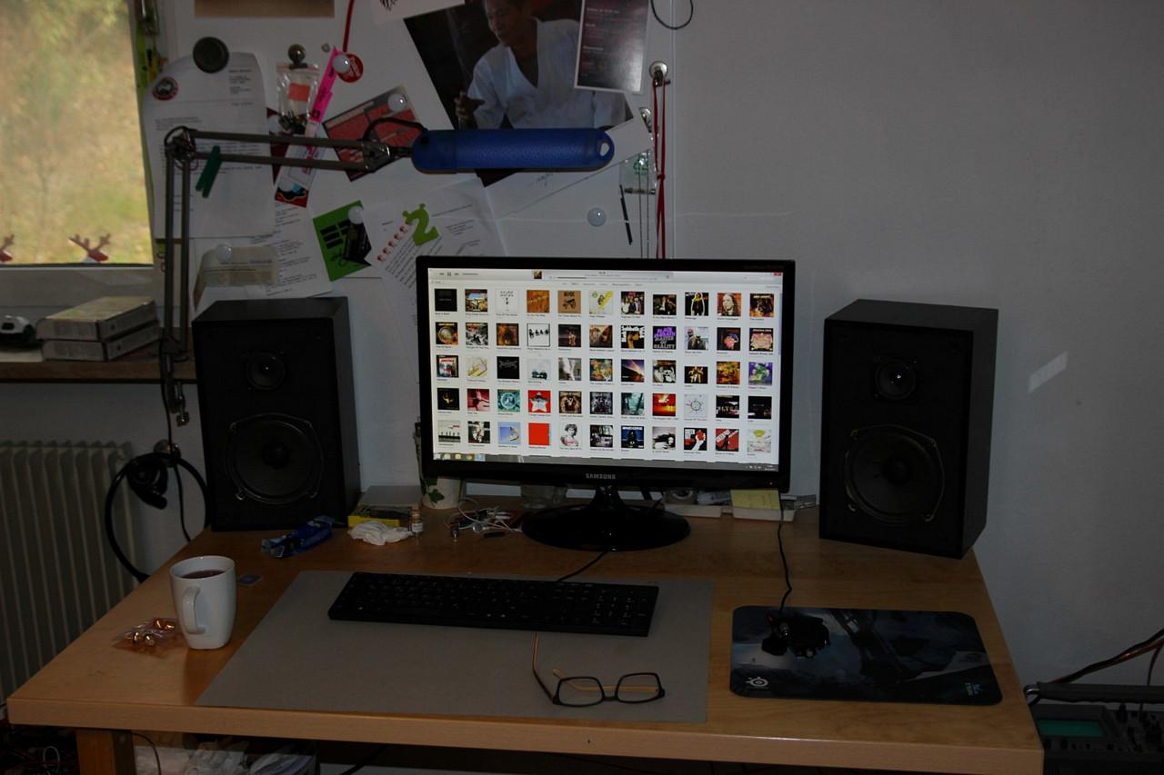 [02/01/2014] Update vom 02.01. mit Soundkarten-Sammlung und aufgehängten Lautsprechern (25)