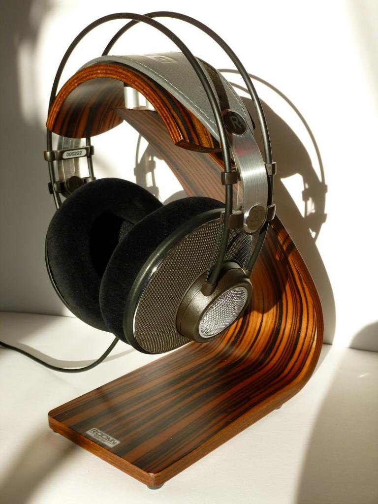 [02/01/2014] Update vom 02.01. mit Soundkarten-Sammlung und aufgehängten Lautsprechern (4)
