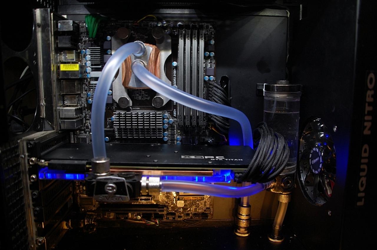 [17/01/2014] Update vom 18.01. mit Wakü-PCs im Schreibtisch (9)