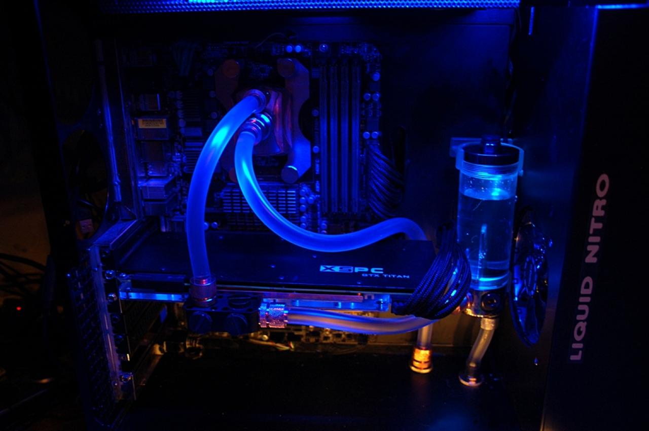 [17/01/2014] Update vom 18.01. mit Wakü-PCs im Schreibtisch (22)