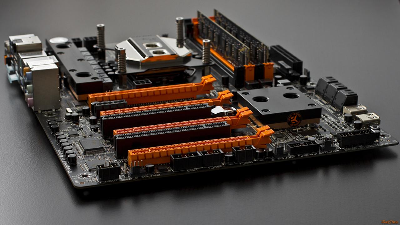 [17/01/2014] Update vom 18.01. mit Wakü-PCs im Schreibtisch (27)