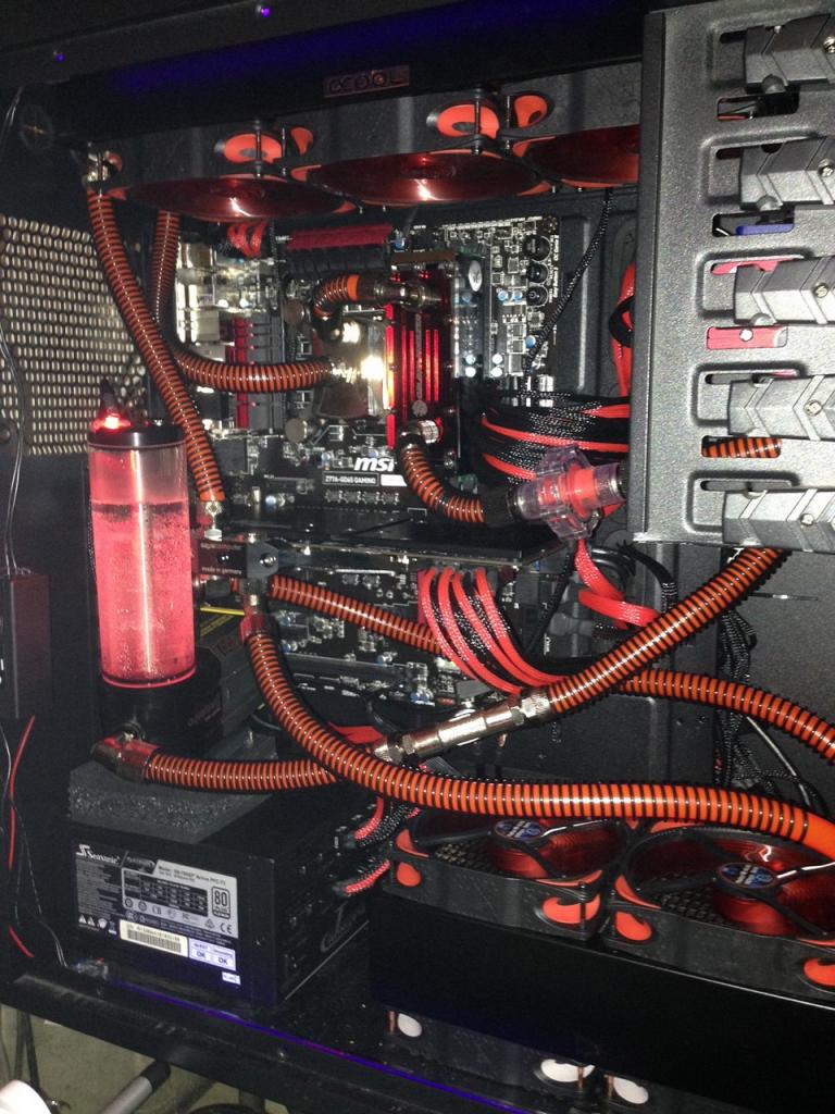 [17/01/2014] Update vom 18.01. mit Wakü-PCs im Schreibtisch (28)