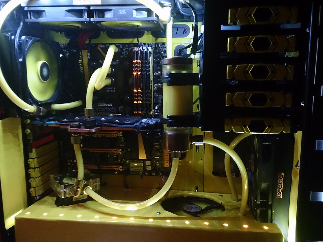 [17/01/2014] Update vom 18.01. mit Wakü-PCs im Schreibtisch (29)