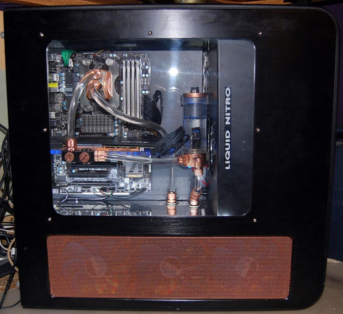[17/01/2014] Update vom 18.01. mit Wakü-PCs im Schreibtisch (32)