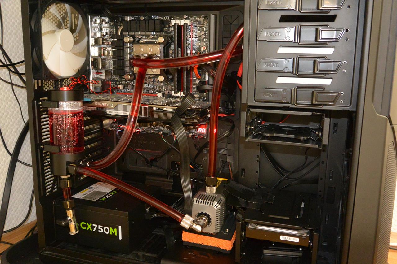 [17/01/2014] Update vom 18.01. mit Wakü-PCs im Schreibtisch (37)