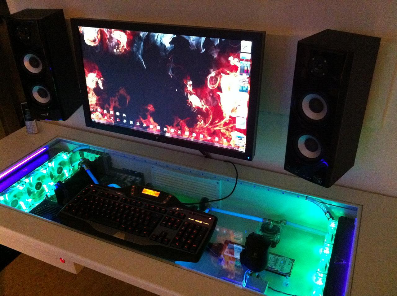 [17/01/2014] Update vom 18.01. mit Wakü-PCs im Schreibtisch (5)