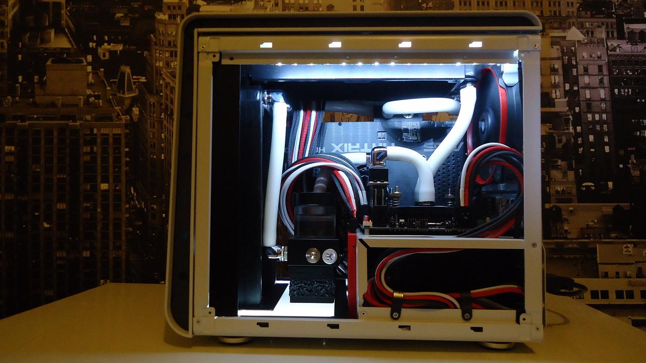 [17/01/2014] Update vom 18.01. mit Wakü-PCs im Schreibtisch (39)