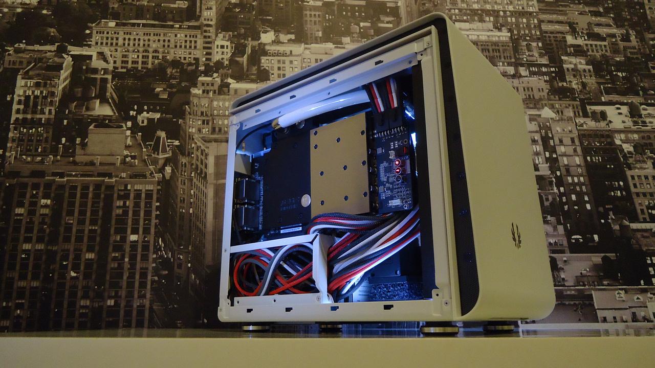 [17/01/2014] Update vom 18.01. mit Wakü-PCs im Schreibtisch (40)