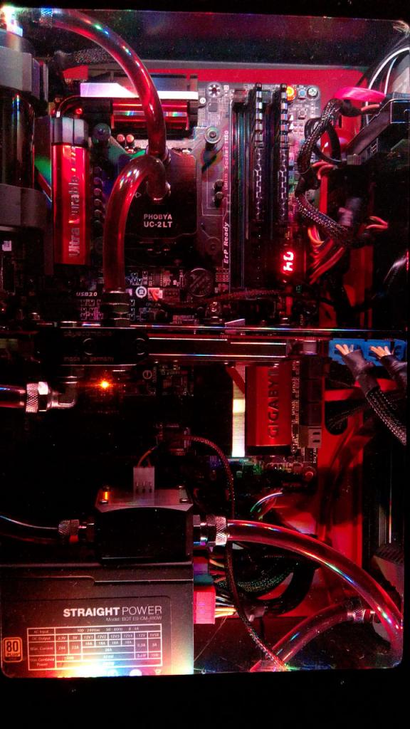 [17/01/2014] Update vom 18.01. mit Wakü-PCs im Schreibtisch (47)