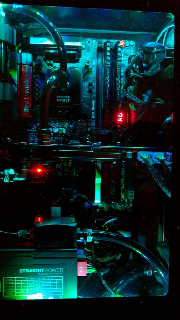[17/01/2014] Update vom 18.01. mit Wakü-PCs im Schreibtisch (49)