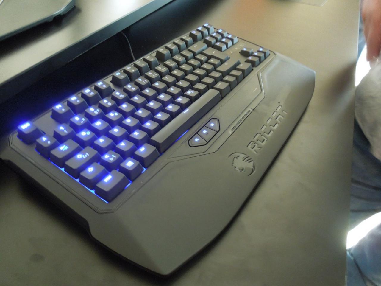[09/01/2014] Kompakte Version der Roccat Ryos auf der CES gesichtet (2)