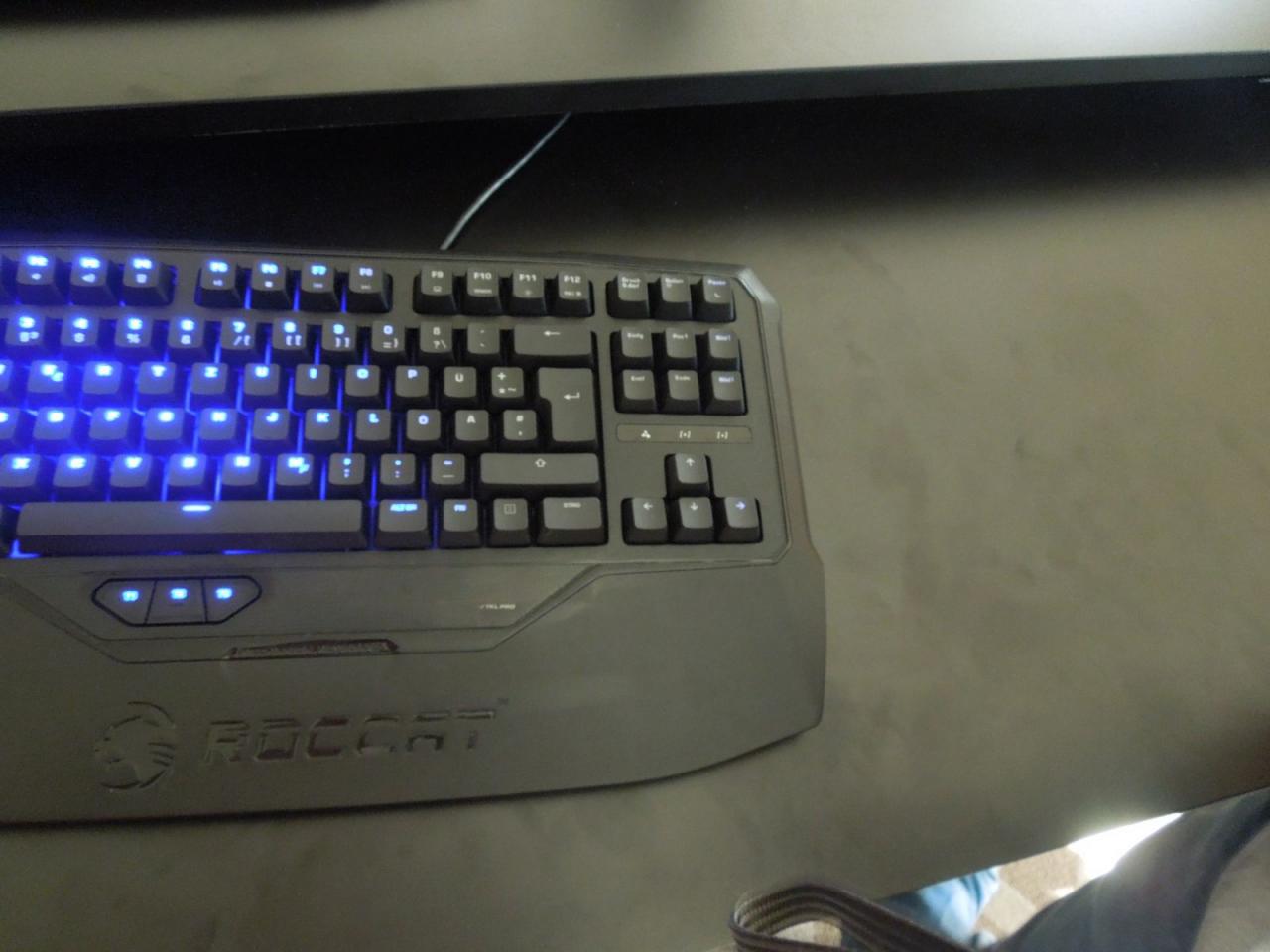 [09/01/2014] Kompakte Version der Roccat Ryos auf der CES gesichtet (3)