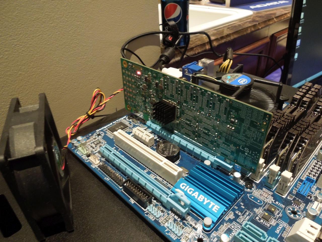 [10/01/2014] Adata zeigt erstes Sandforce SF-3700-Sample in Aktion (1)
