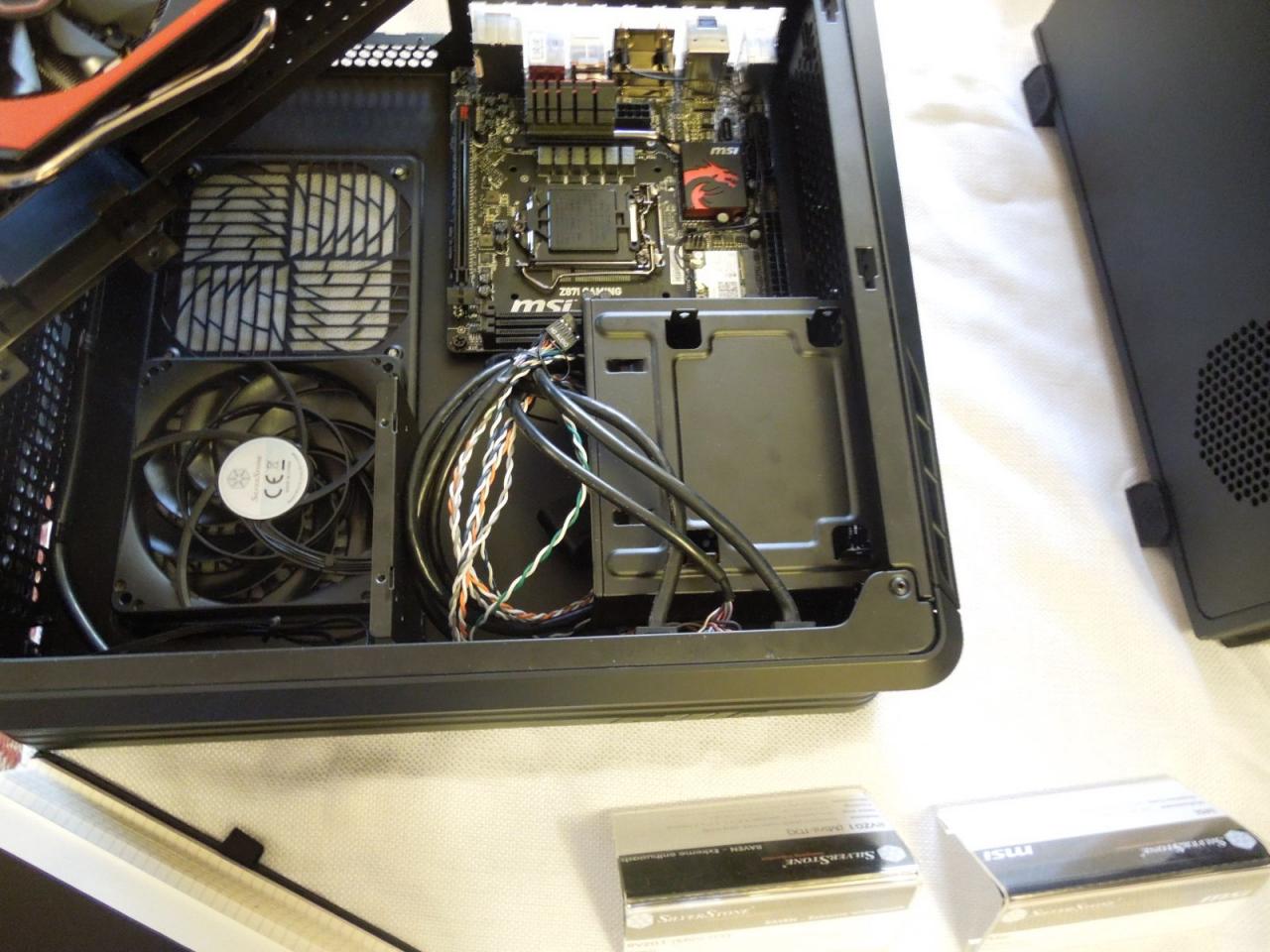 [10/01/2014] Das Steambox-Gehäuse Silverstone RVZ01 im Detail (3)