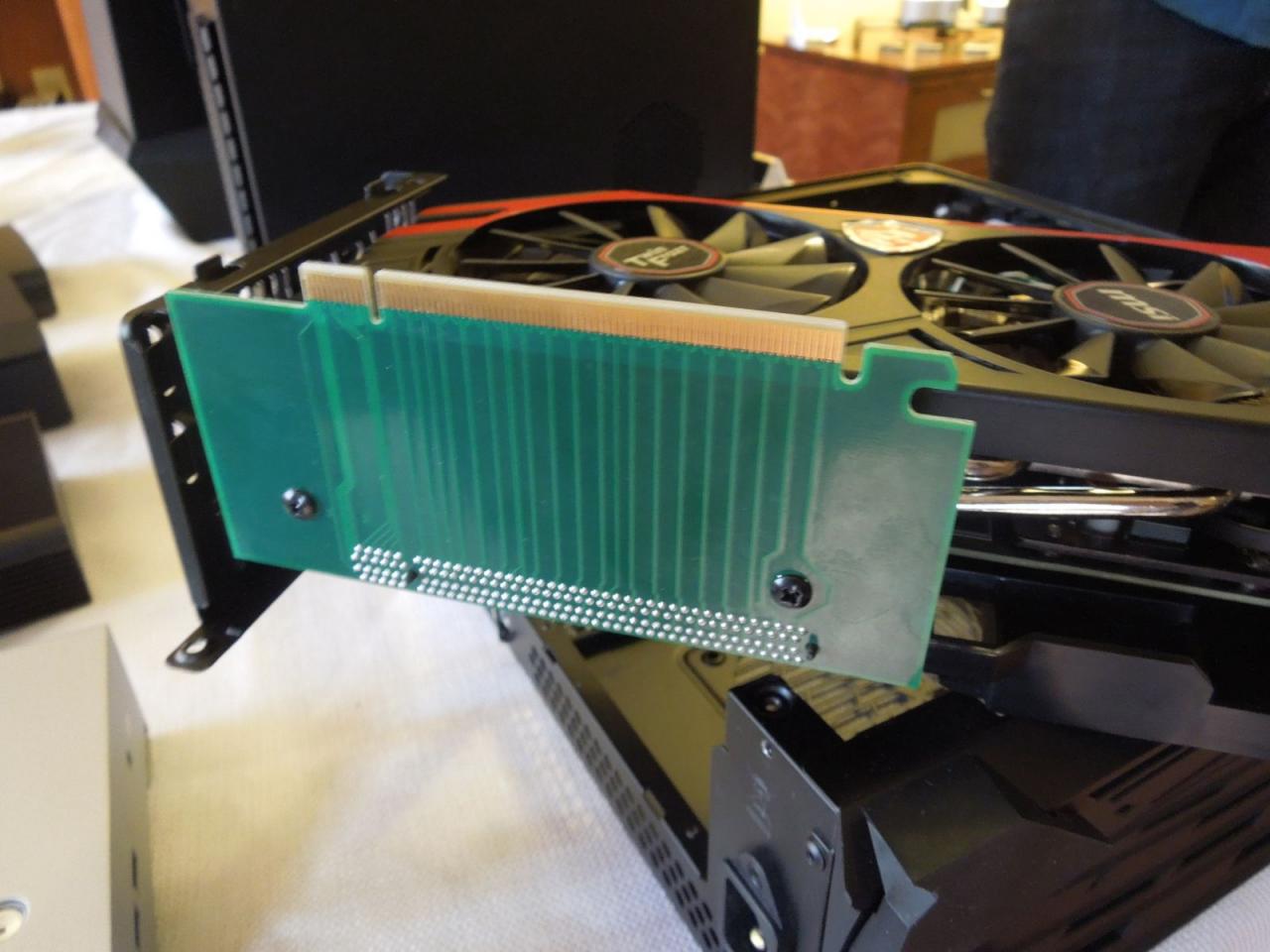 [10/01/2014] Das Steambox-Gehäuse Silverstone RVZ01 im Detail (4)