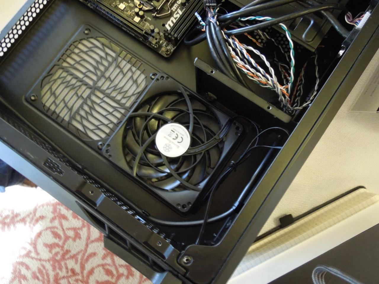 [10/01/2014] Das Steambox-Gehäuse Silverstone RVZ01 im Detail (5)