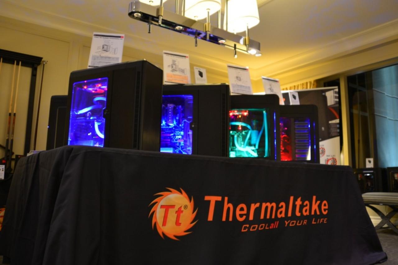 [12/01/2014] Thermaltake: Produktoffensive mit neuen Gehäusen, Netzteilen und CPU-Kühlern - im Bild: Urban T81 und Core V71 mit Wasser- sowie Luftkühlungen