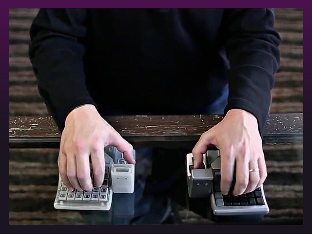 [13/02/2014] King's Assembly: Tastatur, Maus und Joystick in einem Eingabegerät