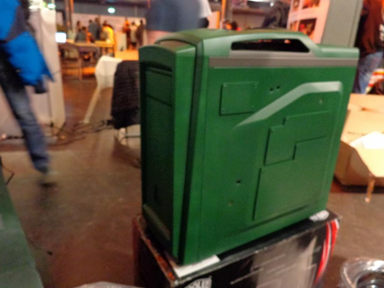 [03/02/2014] Casemod in unter zehn Stunden: Cooler Master CM Storm Scout 2 Advanced in Militär-Optik (11)