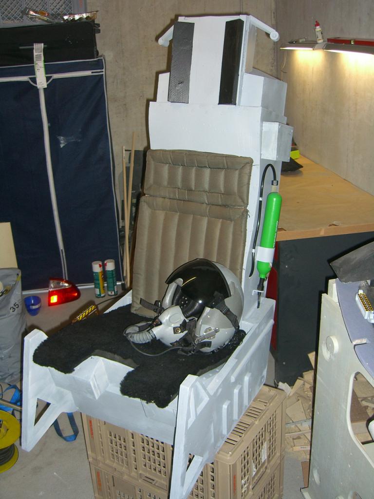 [07/02/2014] Selbst gebautes Jetcockpit im Wohnzimmer: PCGHX-Mitglied kuhprah im Community-Porträt (8)
