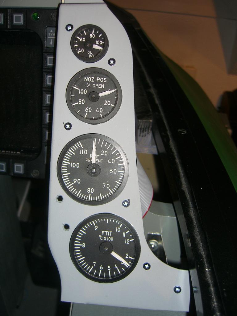 [07/02/2014] Selbst gebautes Jetcockpit im Wohnzimmer: PCGHX-Mitglied kuhprah im Community-Porträt (21)