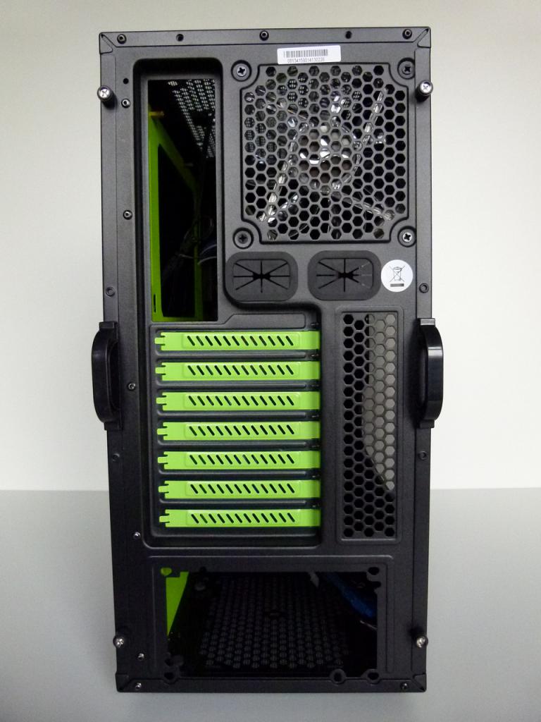 [04/02/2014] Sharkoon BD28: Test des Midi-Towers im PCGHX-Forum (6)