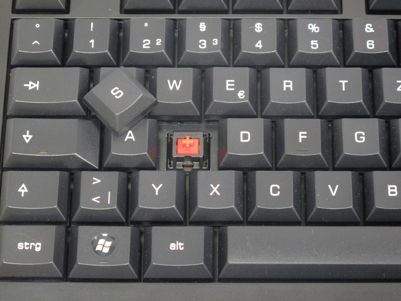 [05/02/2014] Cherry MX Board 3.0: Ist das mechanische Keyboard mit seltenen flachen Notebook-Tastenkappen ein guter Spielpartner? (9)