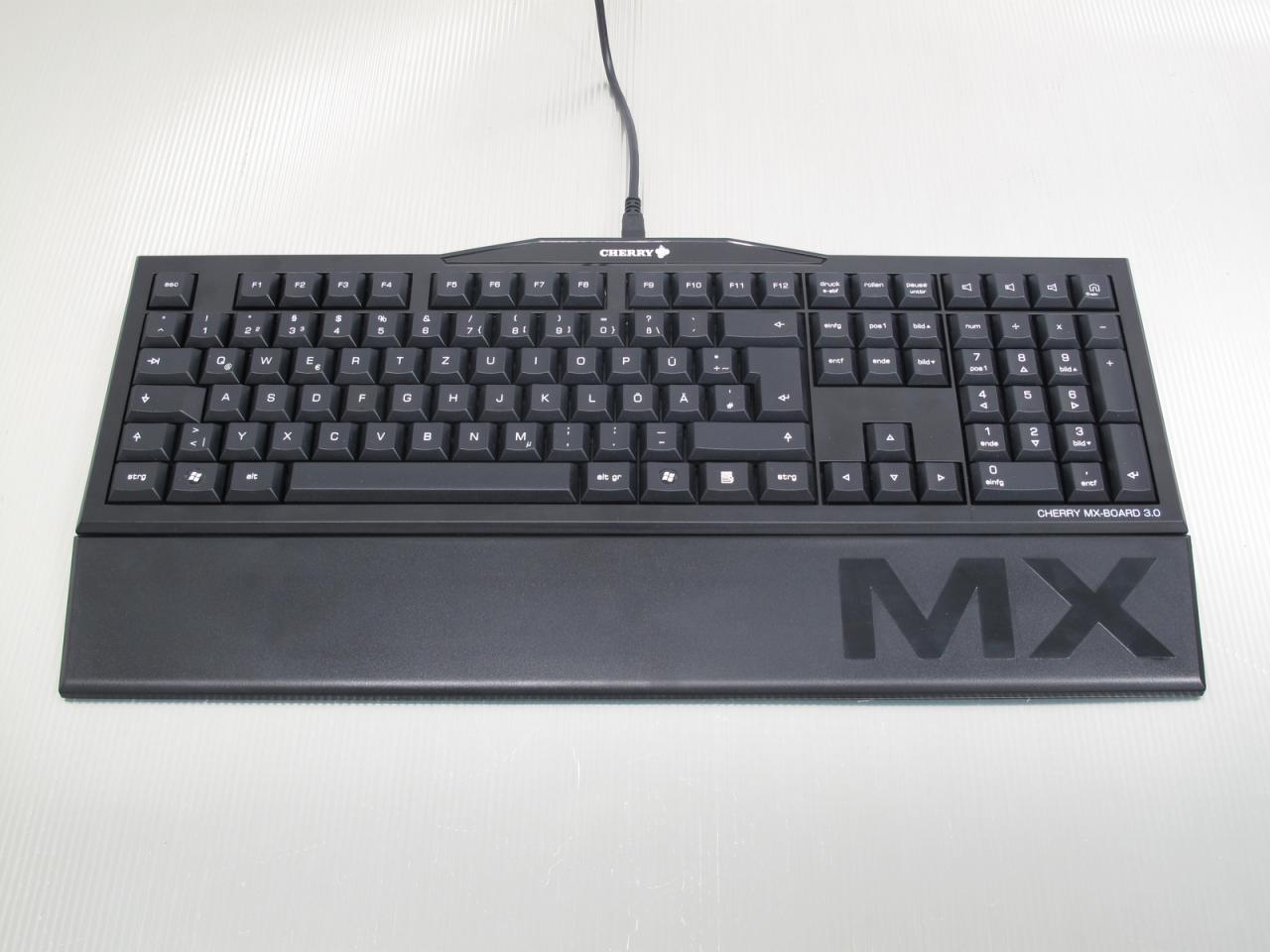 [05/02/2014] Cherry MX Board 3.0: Ist das mechanische Keyboard mit seltenen flachen Notebook-Tastenkappen ein guter Spielpartner? (4)
