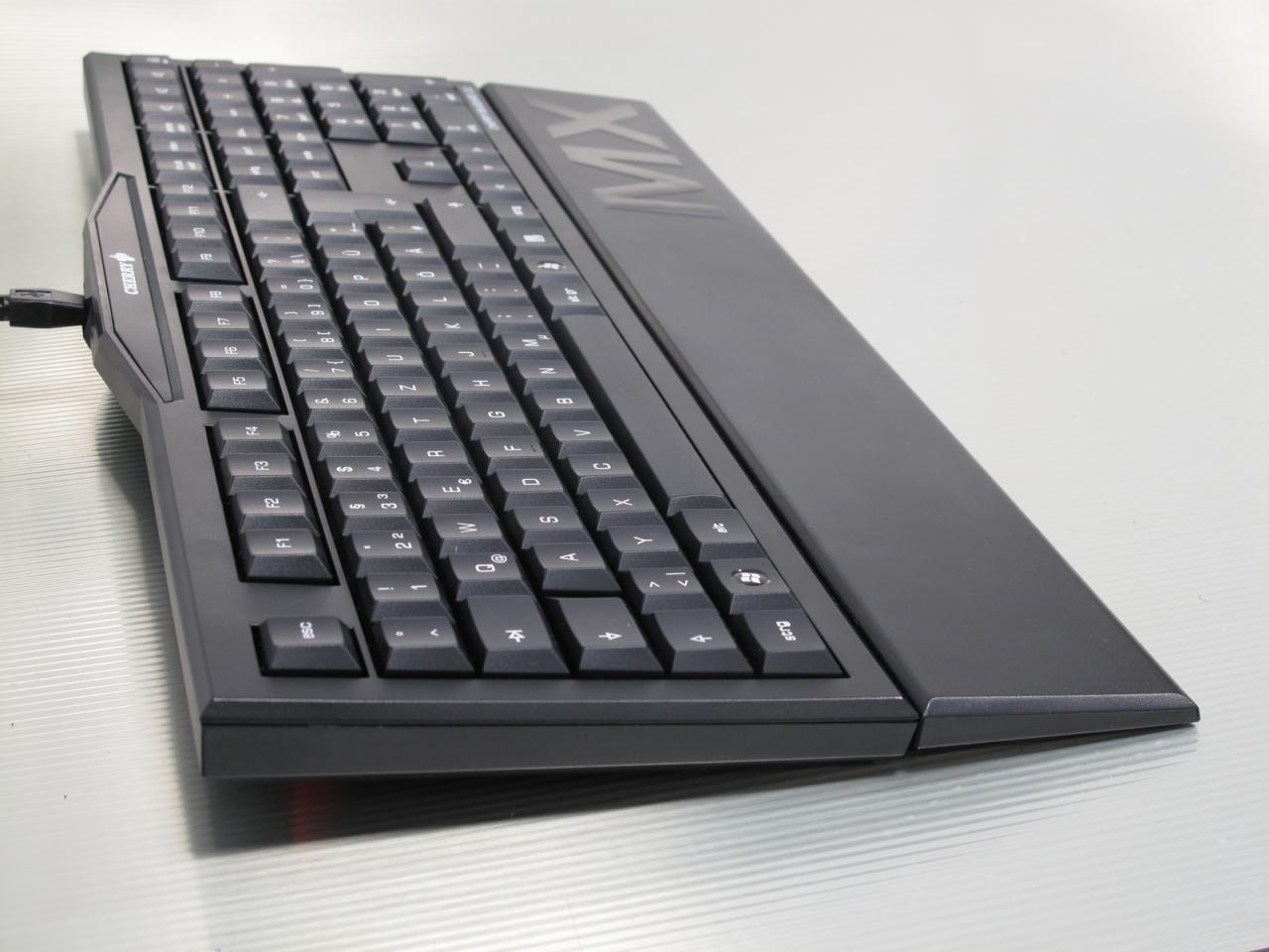 [05/02/2014] Cherry MX Board 3.0: Ist das mechanische Keyboard mit seltenen flachen Notebook-Tastenkappen ein guter Spielpartner? (11)