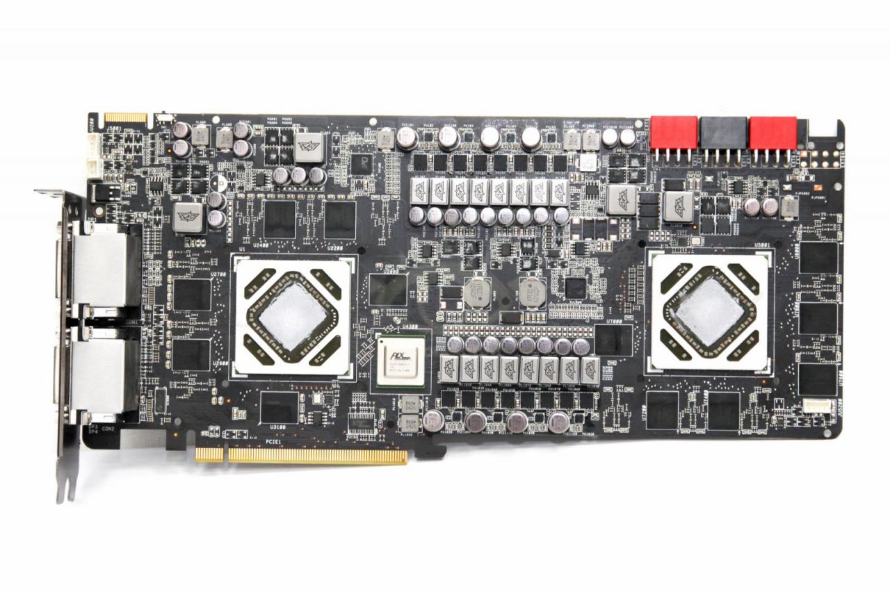 [07/03/2014] Zwei Hawaii-GPUs auf einem PCB: Asus Ares III angeblich in der Mache (im Bild: PCB der Ares II)