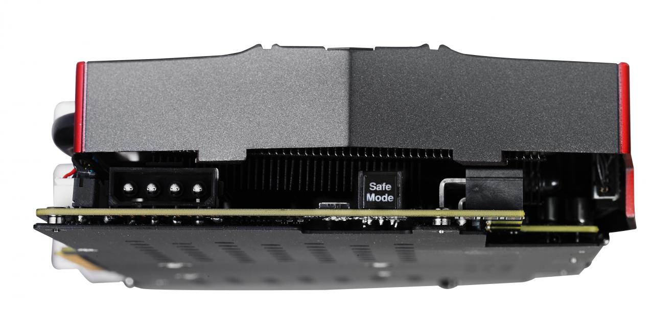 [10/03/2014] Asus ROG Matrix: Radeon R9 290X und Geforce GTX 780 Ti im neuen Design (10)