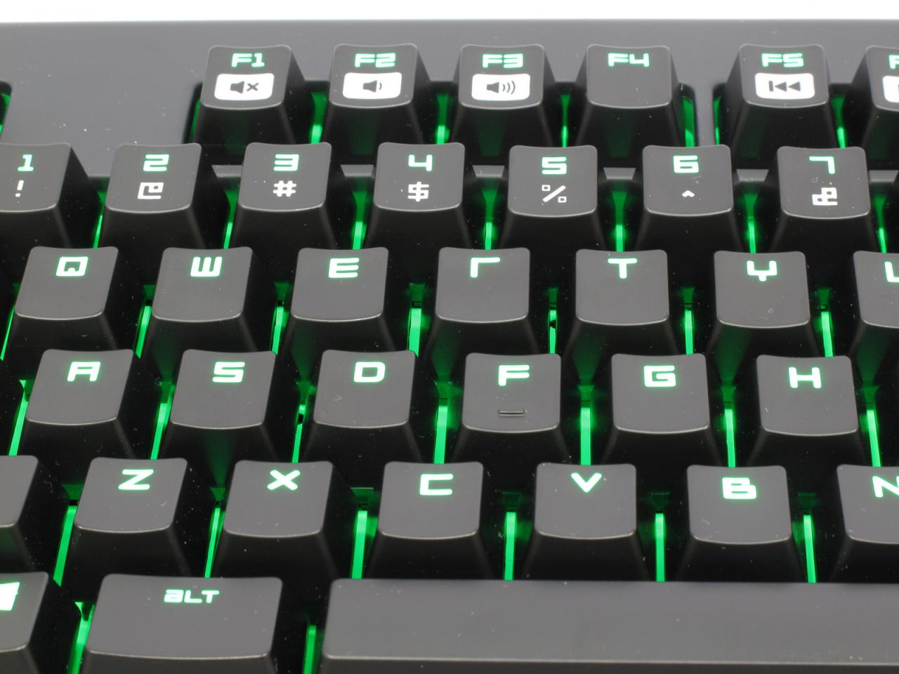 [11/03/2014] Razer Black Widow Ultimate 2014 Stealth Edition: Die Neuauflage des mechanischen Leisetreters mit orangenen Razer-Schaltern im Test