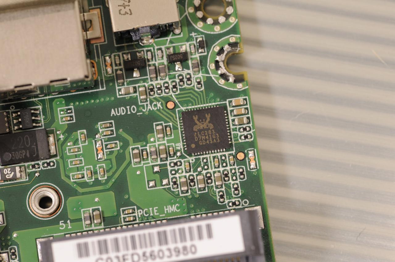 [06/03/2014] Intel NUC DN2820FYKH Celeron N2820 Silvermont 07