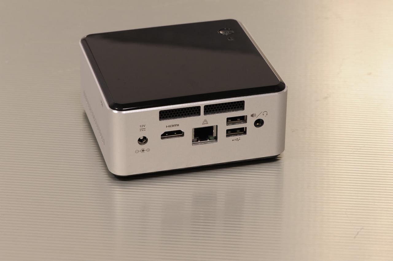 [06/03/2014] Intel NUC DN2820FYKH Celeron N2820 Silvermont 12