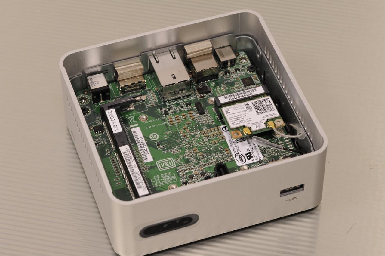 [06/03/2014] Intel NUC DN2820FYKH Celeron N2820 Silvermont 17