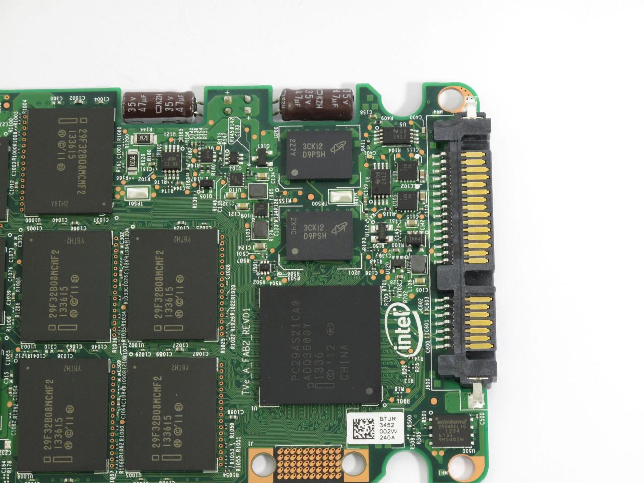 [26/03/2014] Intel SSD 730 (240 GB) im Test: Robuste SSD mit mäßiger Schreibleistung (12)