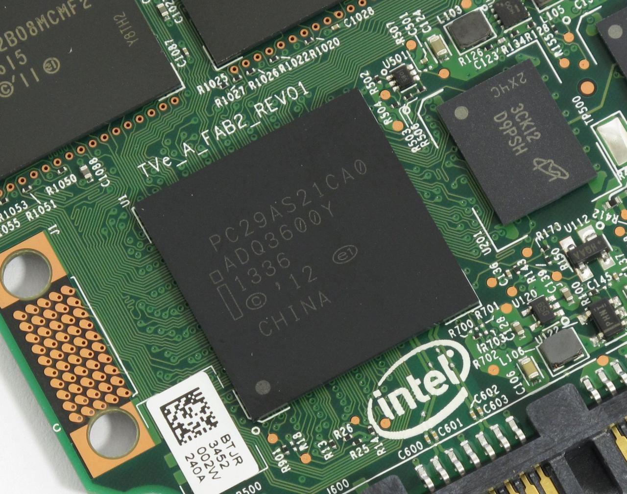 [26/03/2014] Intel SSD 730 (240 GB) im Test: Robuste SSD mit mäßiger Schreibleistung (17)