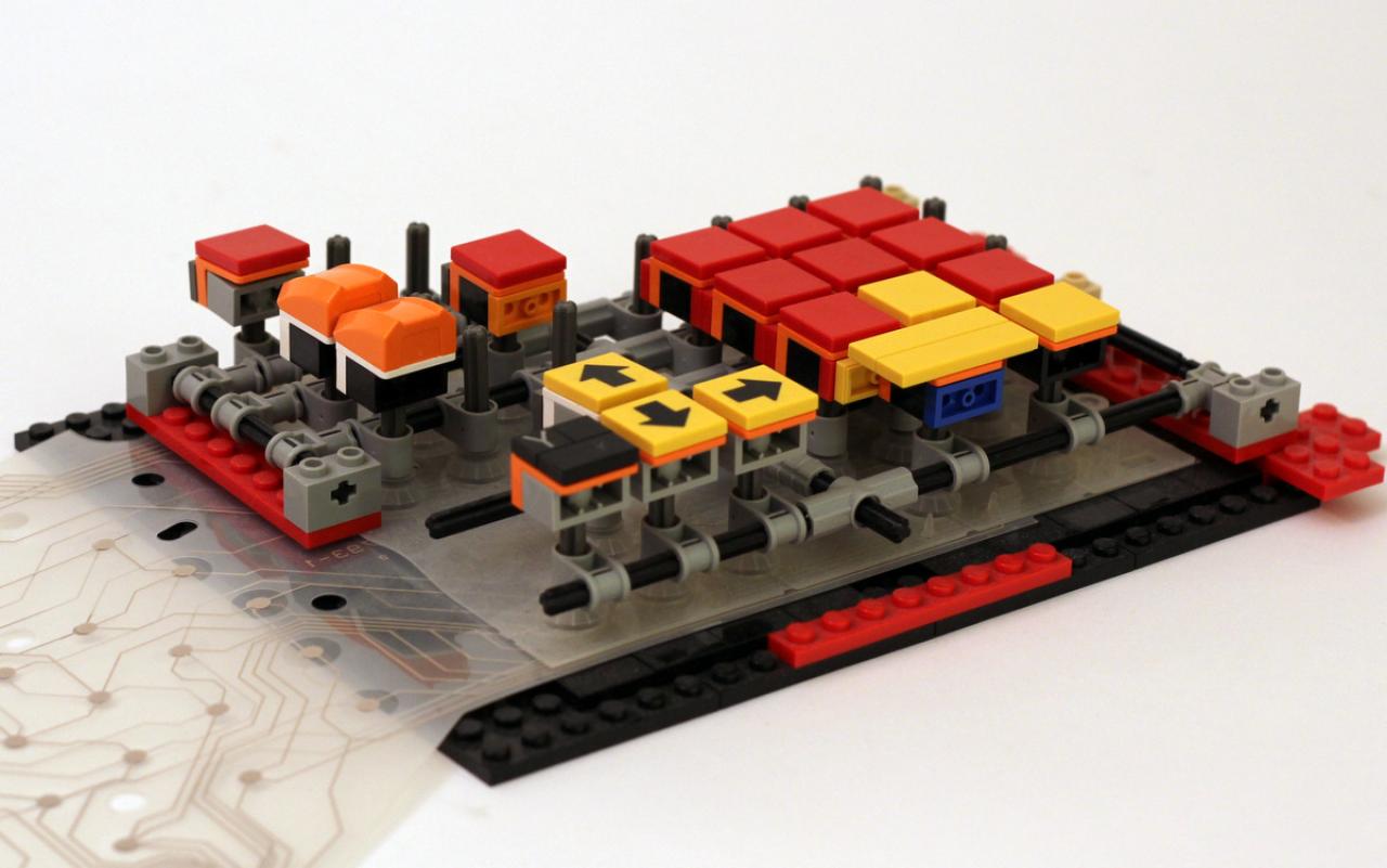 [10/03/2014] Die etwas andere Tastatur: Eingabegerät fast komplett aus Lego (Prototyp)
