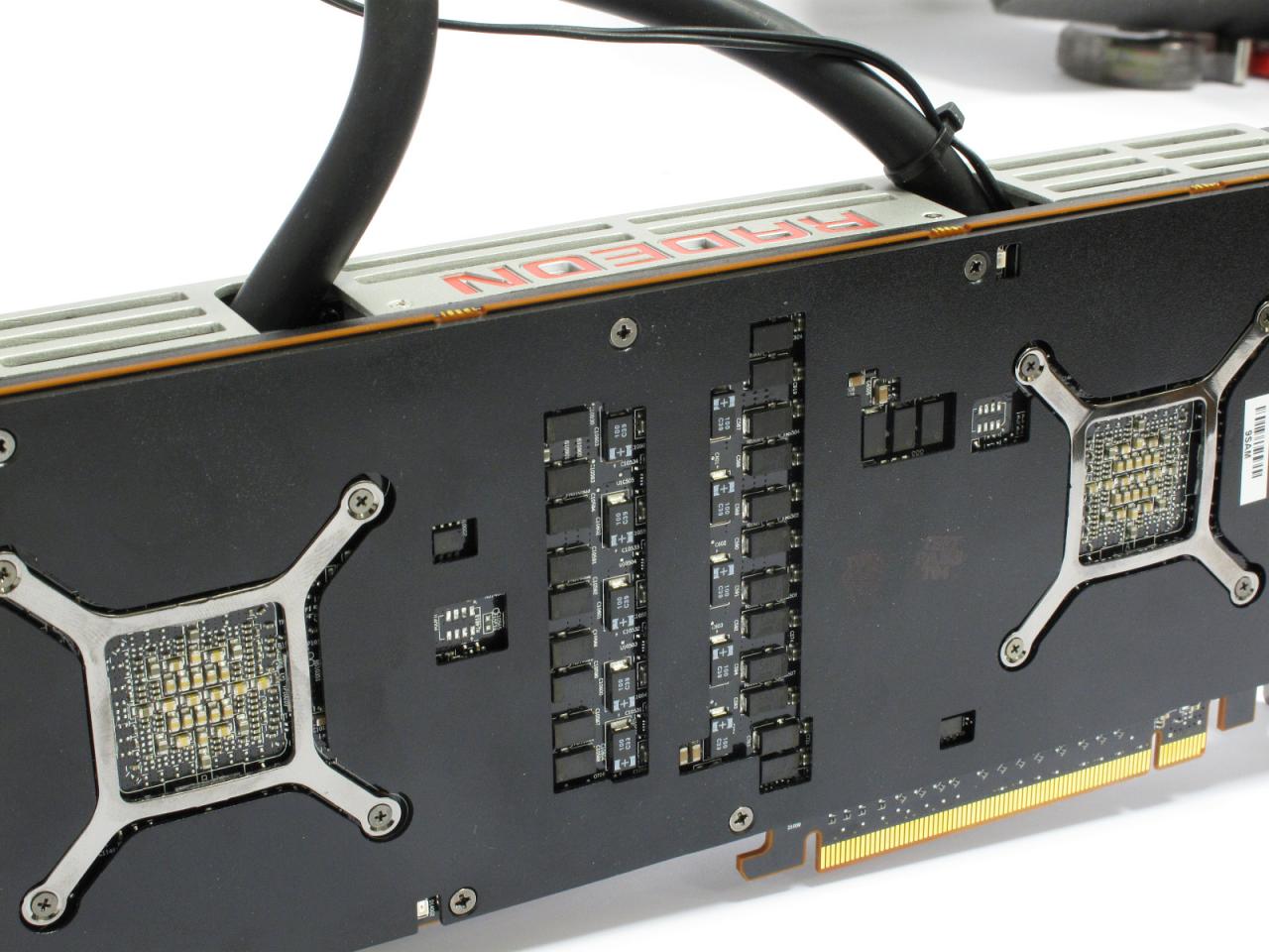 [08/04/2014] AMD Radeon R9 295 X2: Rückseite