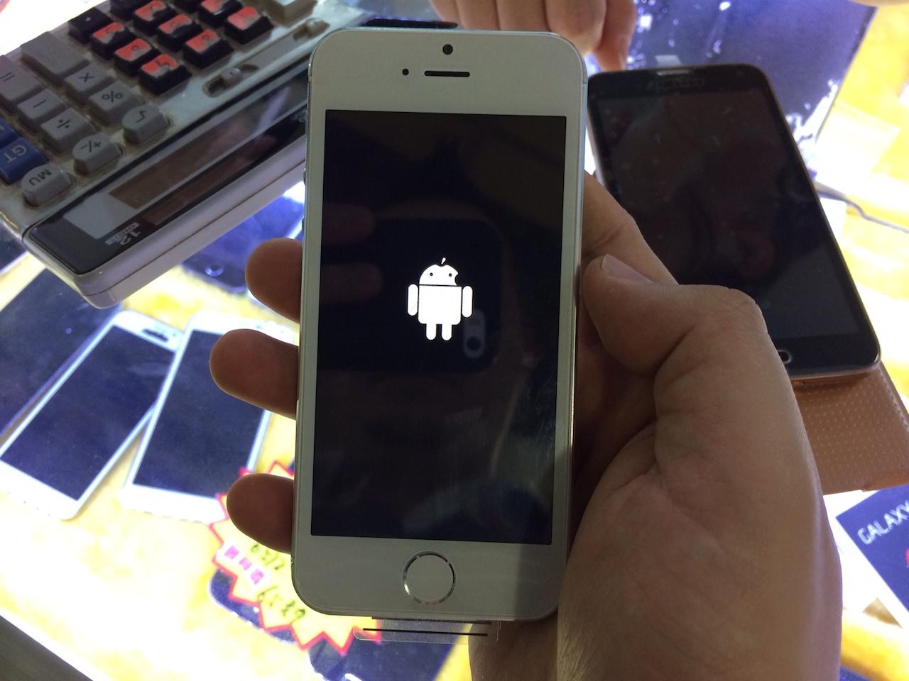 [22/04/2014] Kurioses aus China: iPhones mit Android, Galaxy-S5-Fälschungen und Innovationen