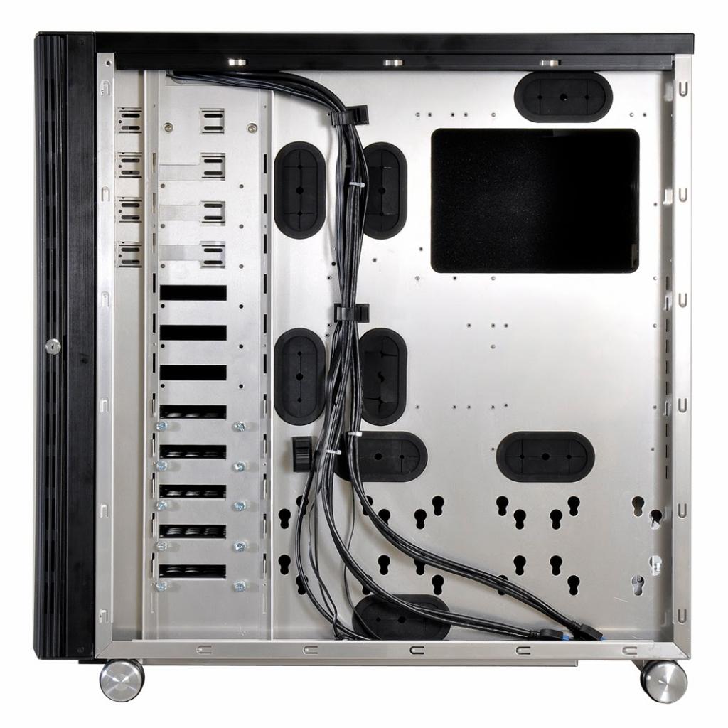 [15/04/2014] Lian Li PC-V2130 (10)