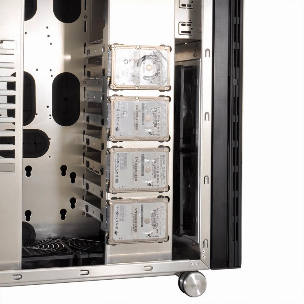 [15/04/2014] Lian Li PC-V2130 (12)