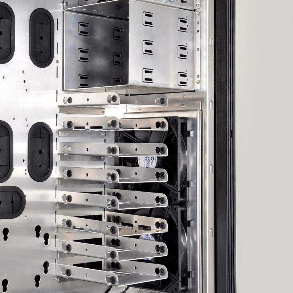 [15/04/2014] Lian Li PC-V2130 (13)