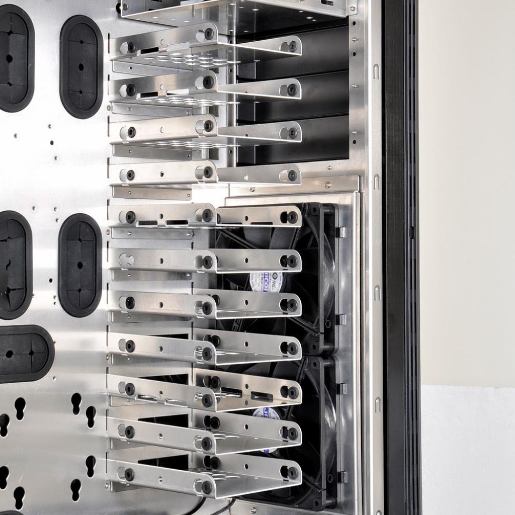 [15/04/2014] Lian Li PC-V2130 (14)