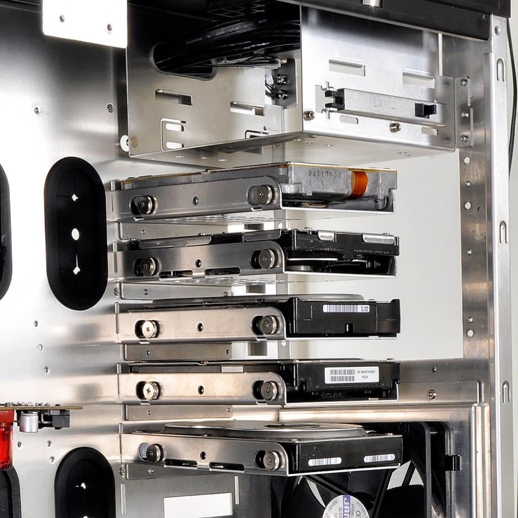 [15/04/2014] Lian Li PC-V2130 (15)