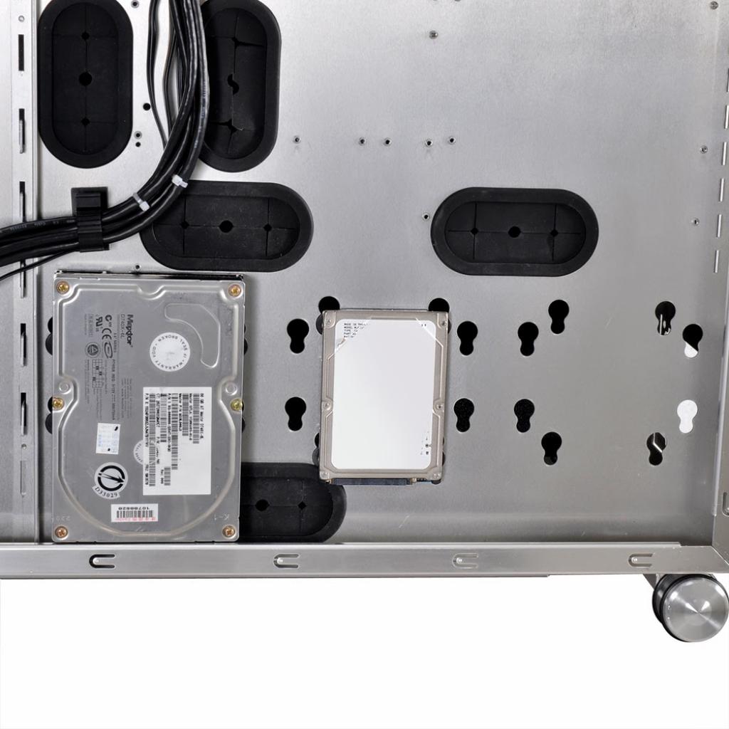 [15/04/2014] Lian Li PC-V2130 (20)