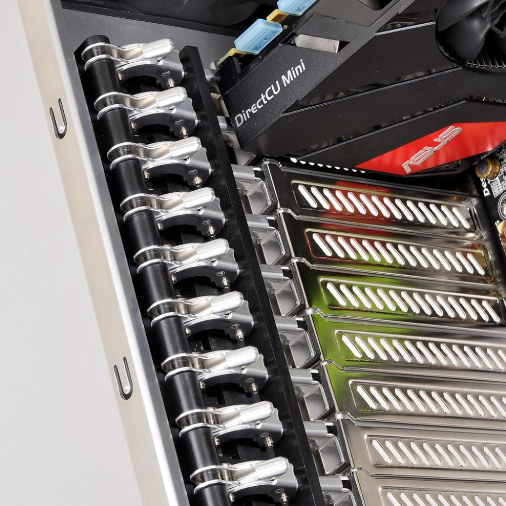 [15/04/2014] Lian Li PC-V2130 (21)