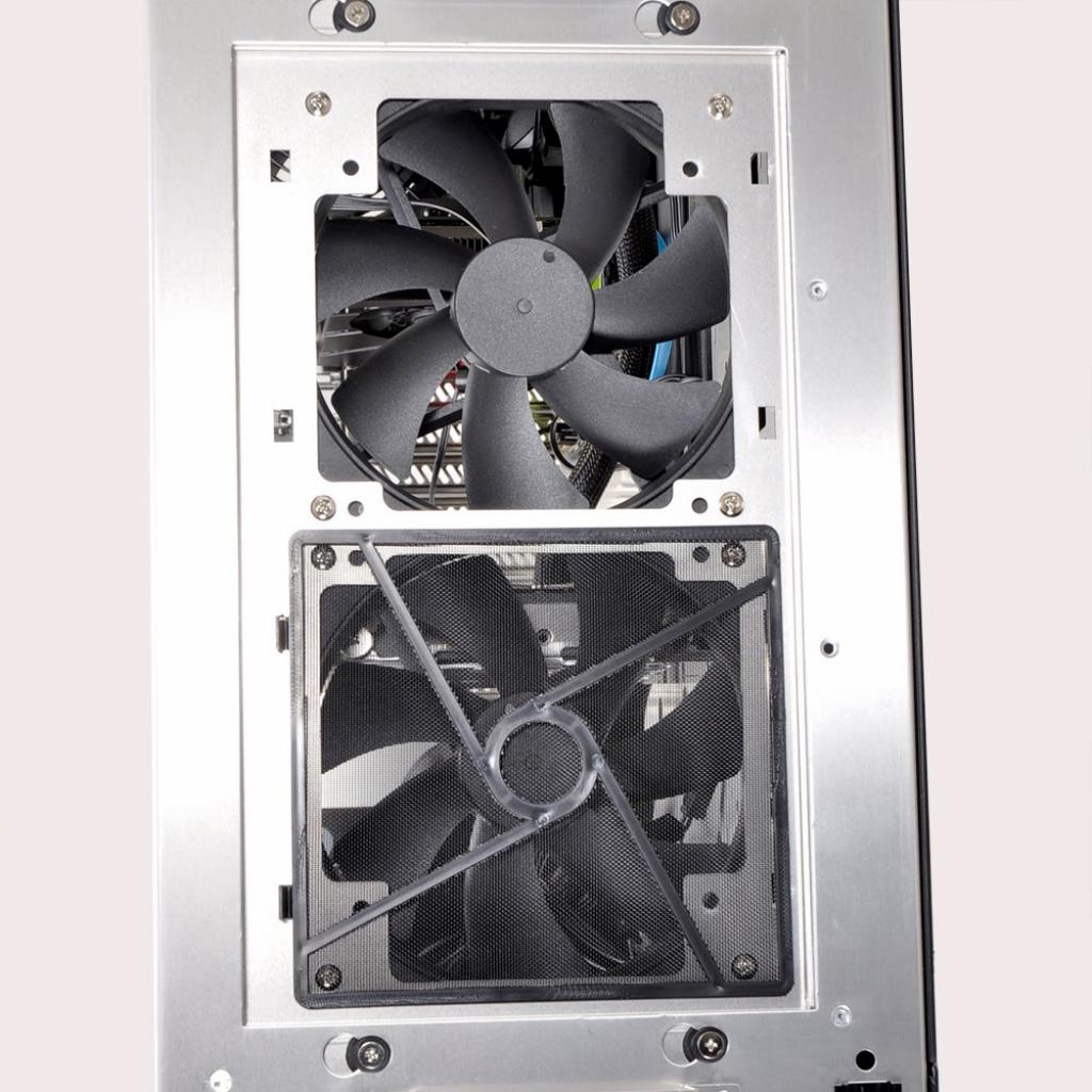 [15/04/2014] Lian Li PC-V2130 (22)